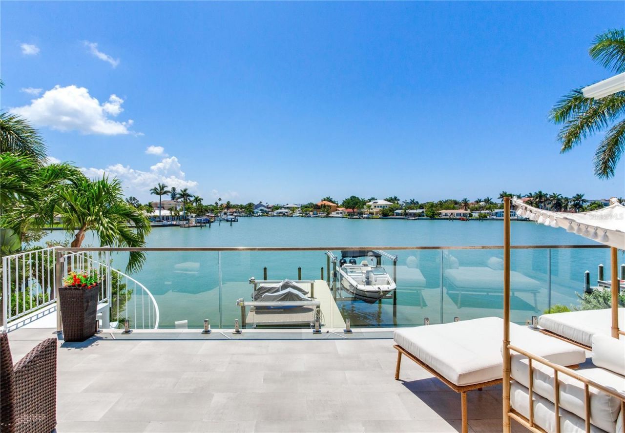 17081 Dolphin Drive, North Redington Beach, FL 33708 Photo