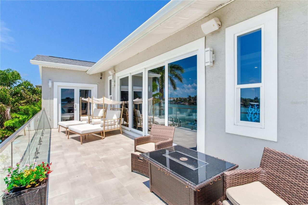 17081 Dolphin Drive, North Redington Beach, FL 33708 Photo