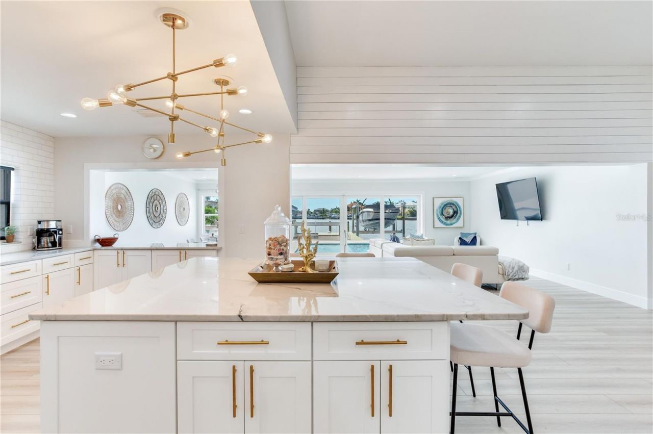 17081 Dolphin Drive, North Redington Beach, FL 33708 Photo