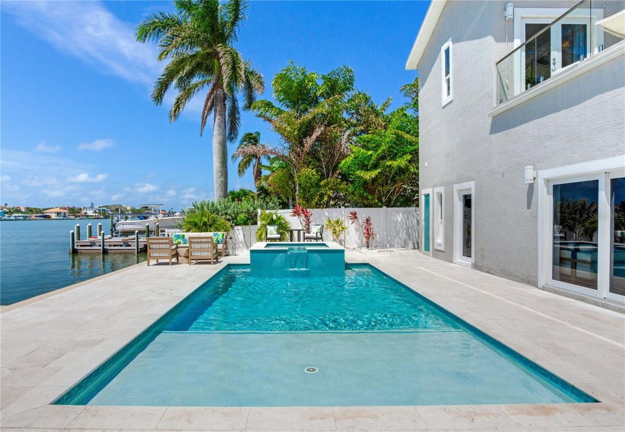 17081 Dolphin Drive, North Redington Beach, FL 33708 Photo