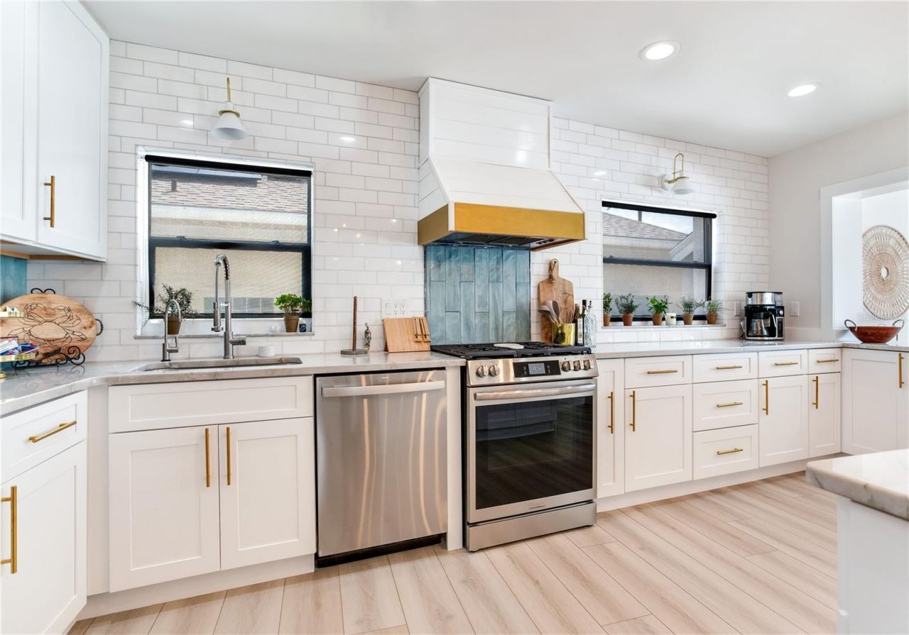 17081 Dolphin Drive, North Redington Beach, FL 33708 Photo