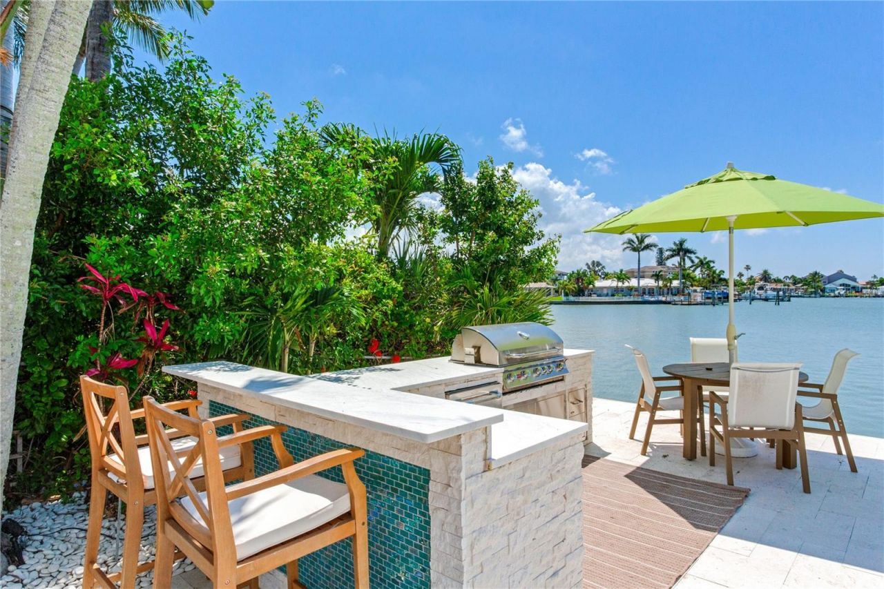 17081 Dolphin Drive, North Redington Beach, FL 33708 Photo