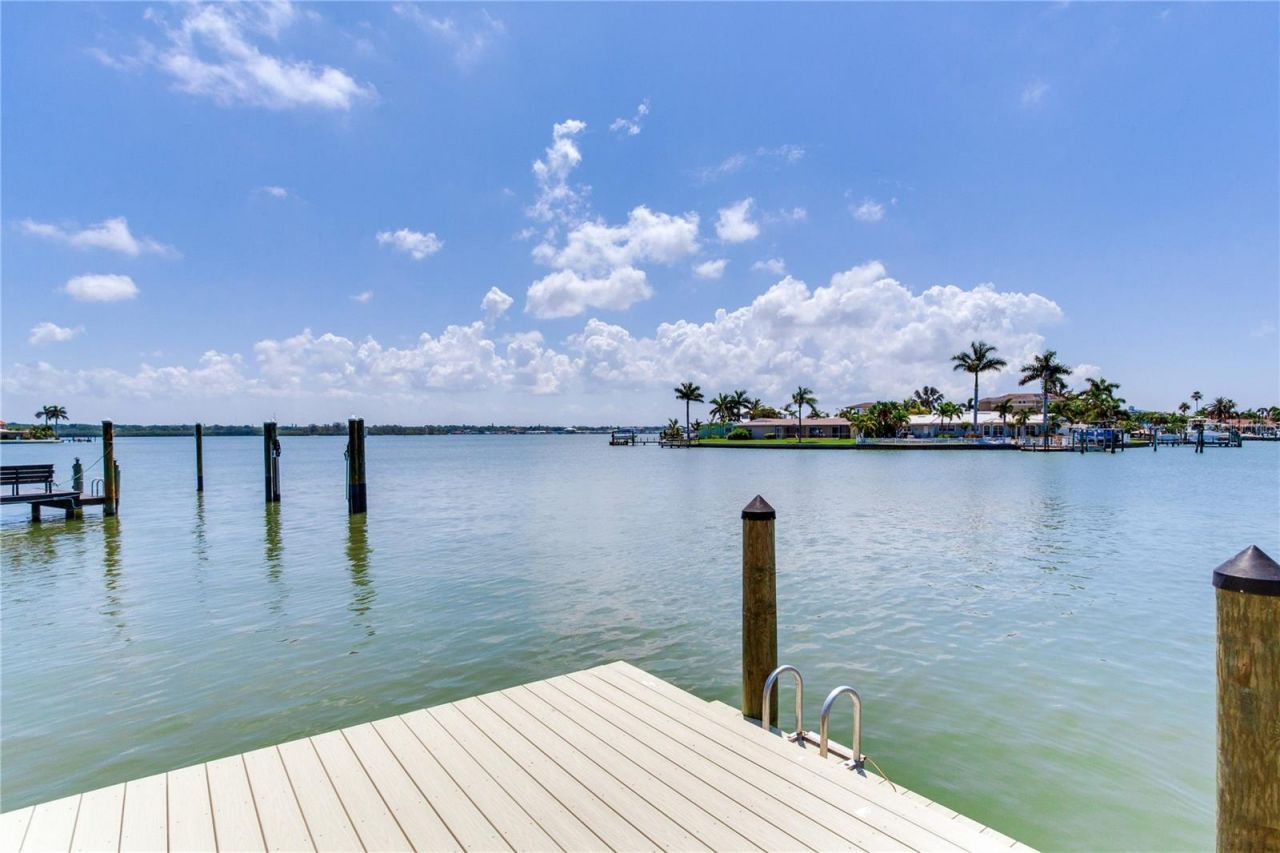 17081 Dolphin Drive, North Redington Beach, FL 33708 Photo