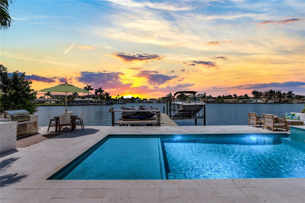 17081 Dolphin Drive, North Redington Beach, FL 33708 Photo