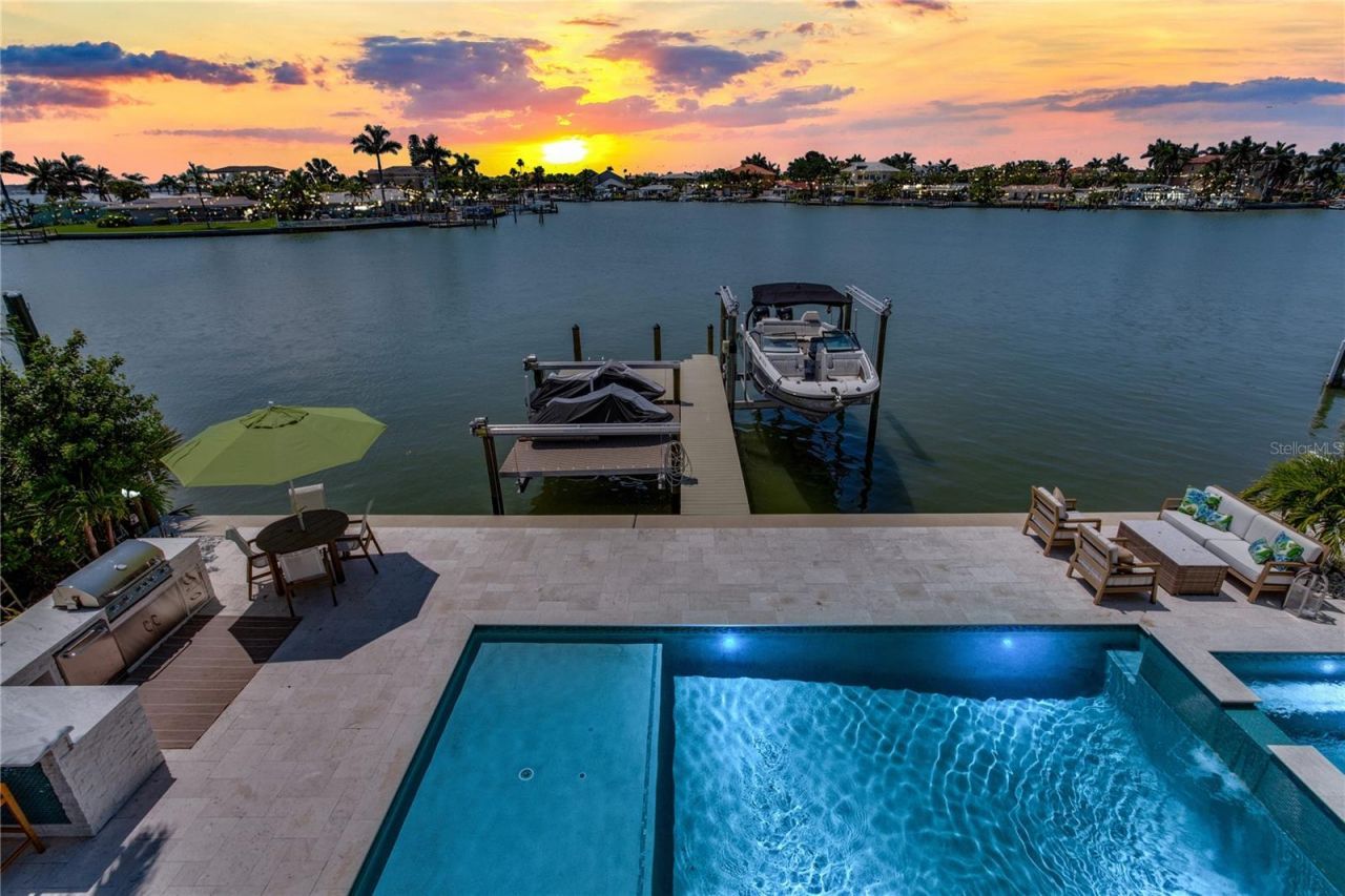 17081 Dolphin Drive, North Redington Beach, FL 33708 Photo