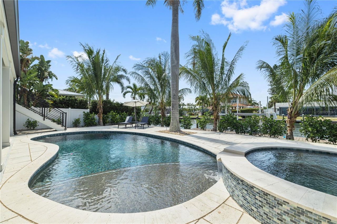 405 28th Street, Holmes Beach, FL 34217 Photo