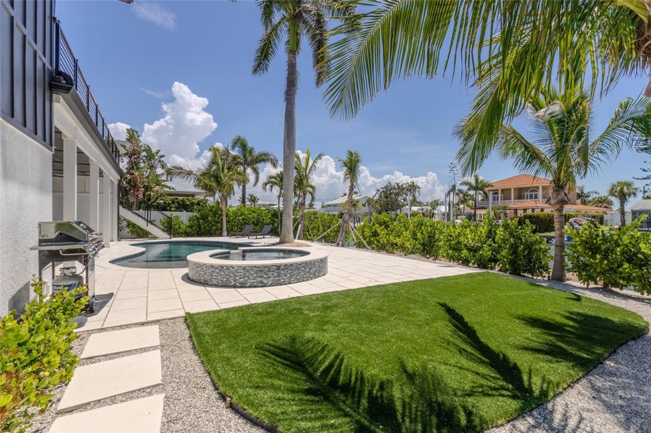 405 28th Street, Holmes Beach, FL 34217 Photo