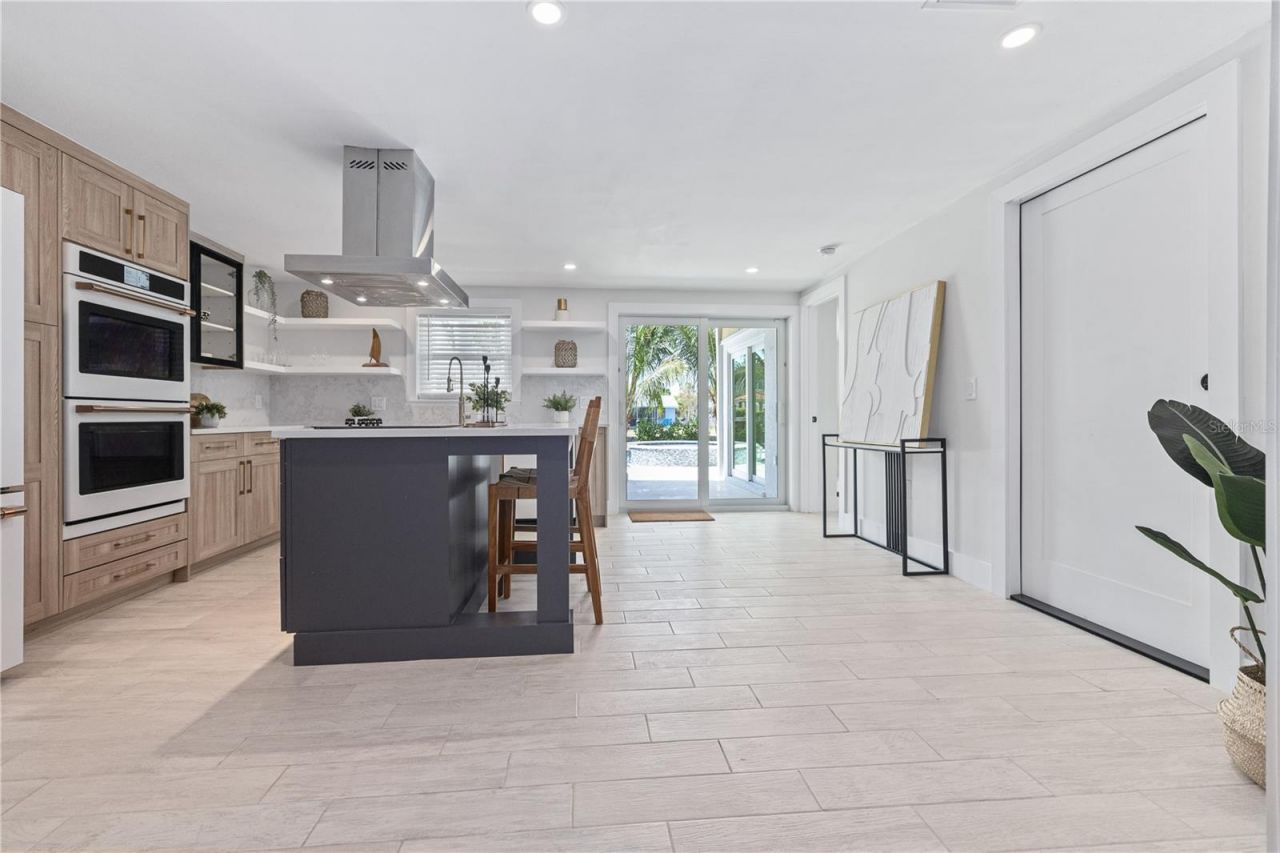 405 28th Street, Holmes Beach, FL 34217 Photo