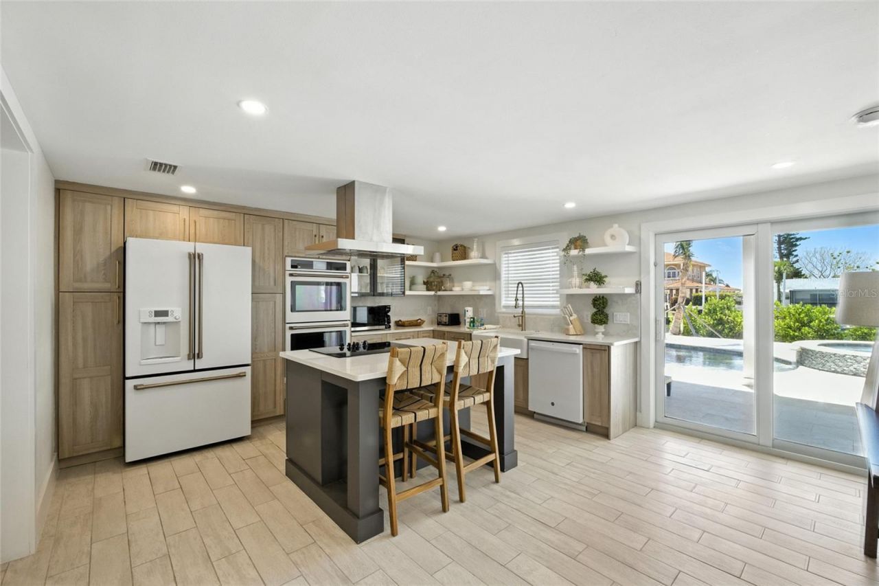 405 28th Street, Holmes Beach, FL 34217 Photo