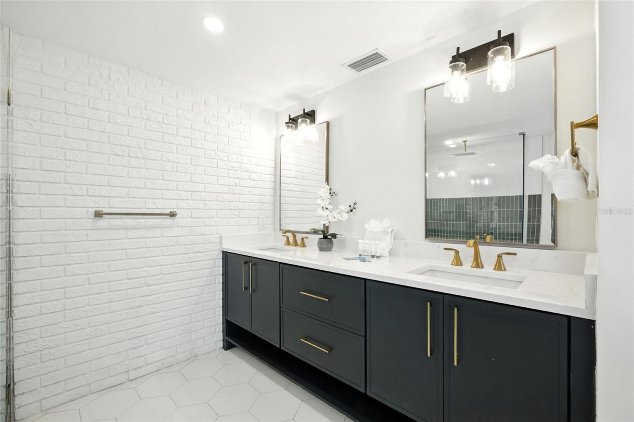 405 28th Street, Holmes Beach, FL 34217 Photo