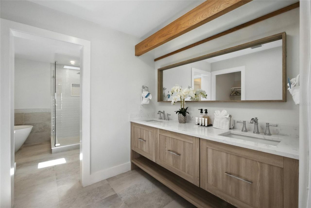 405 28th Street, Holmes Beach, FL 34217 Photo