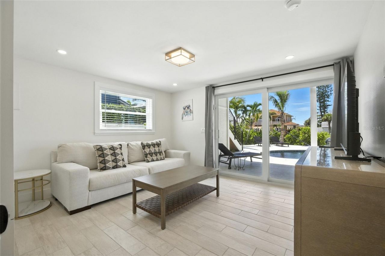 405 28th Street, Holmes Beach, FL 34217 Photo