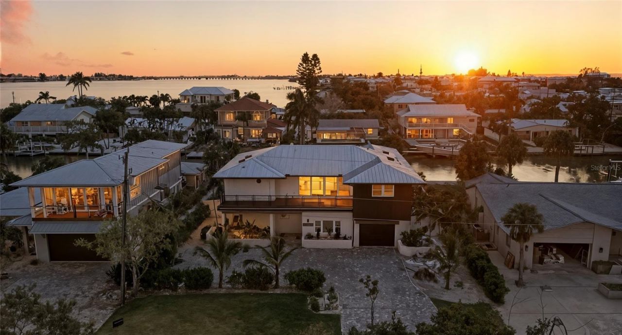 405 28th Street, Holmes Beach, FL 34217 Photo