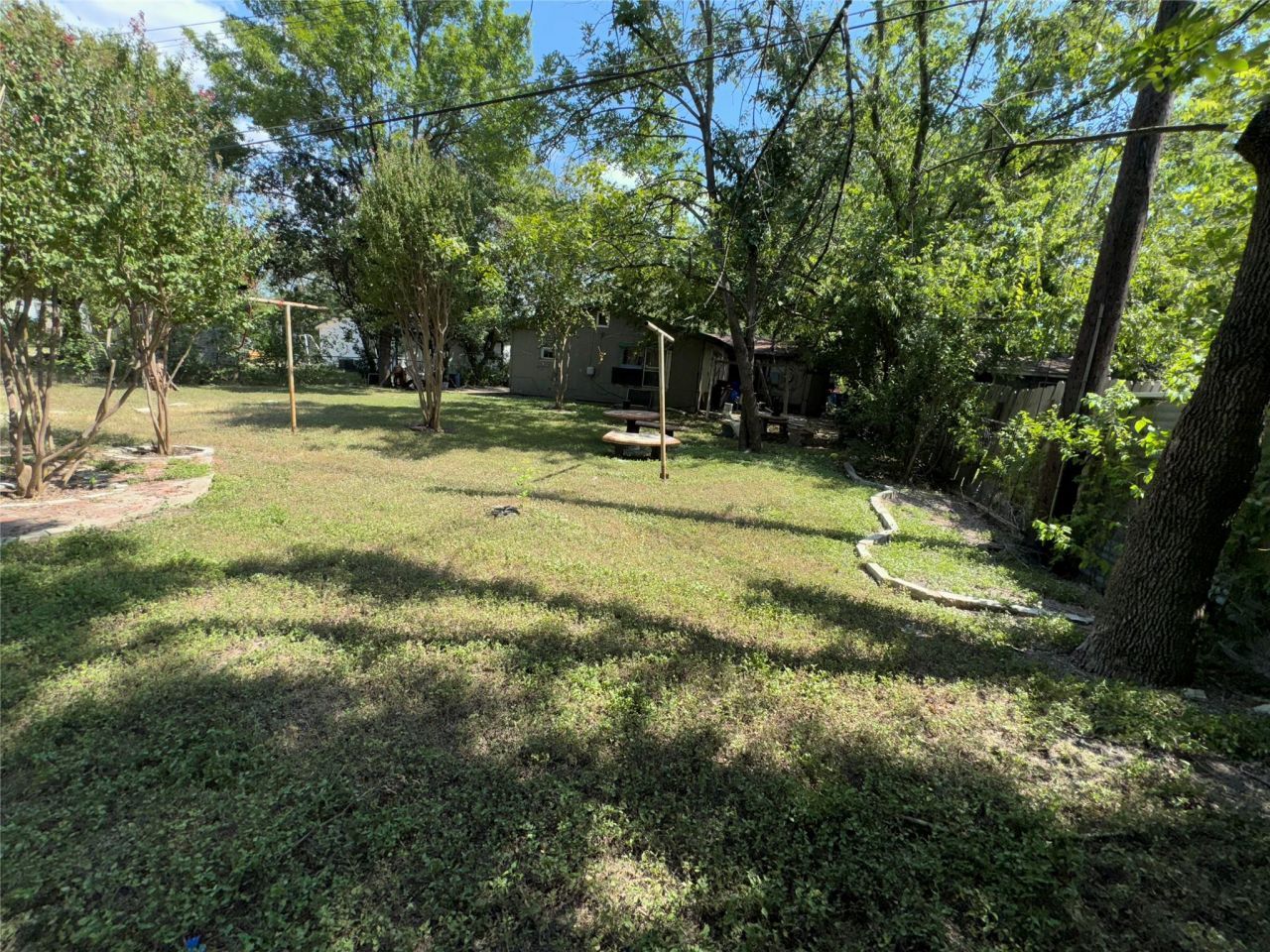 6810 Galindo St, Austin, TX 78741 Main Photo