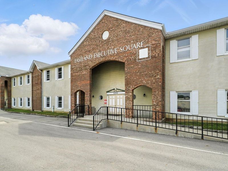 2244 S Hamilton Road, Unit 201F, Columbus, OH 43232 Photo 3