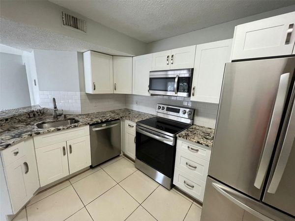 8821 Wiles Rd, Unit 203, Coral Springs, FL 33067