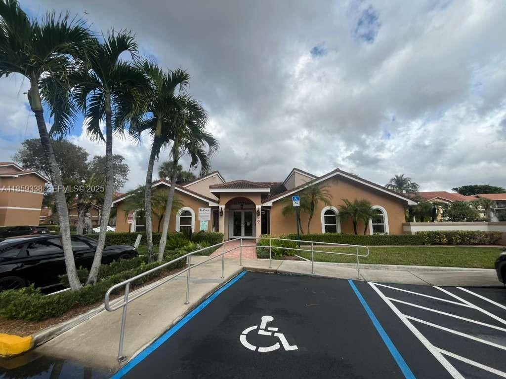 8821 Wiles Rd, Unit 203, Coral Springs, FL 33067 Photo