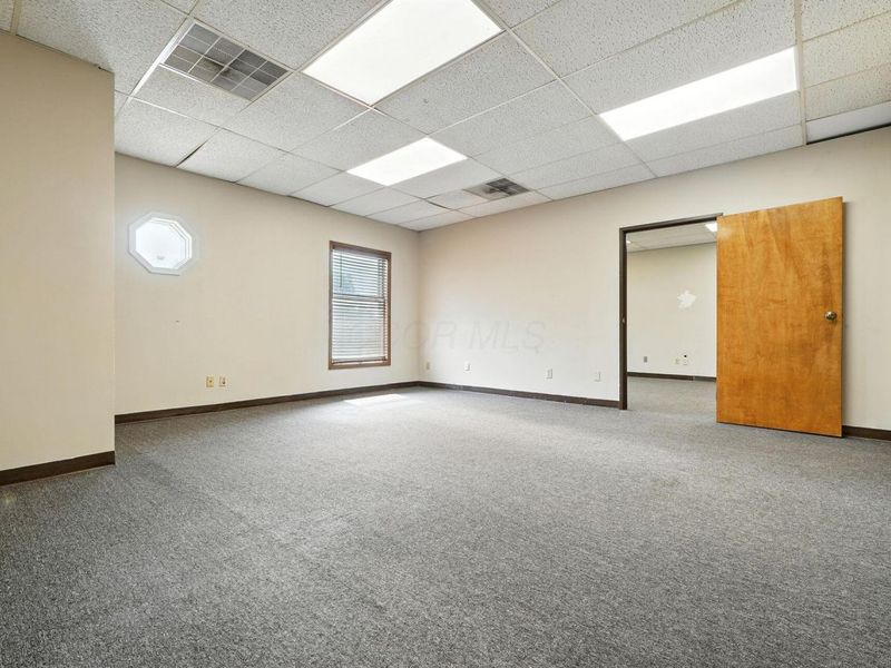 2244 S Hamilton Road, Unit 2244-101/1, Columbus, OH 43232 Photo 12