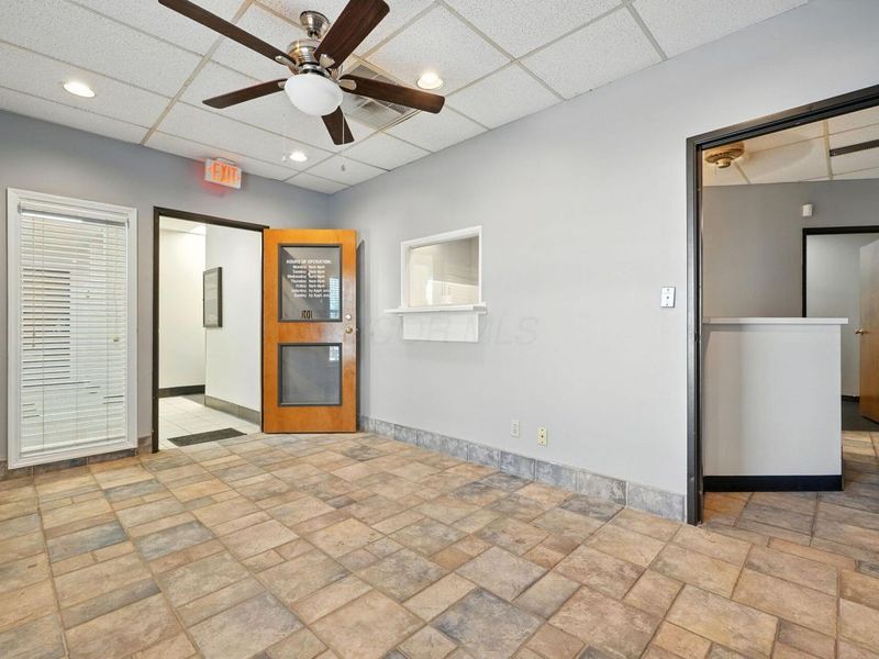 2244 S Hamilton Road, Unit 2244-101/1, Columbus, OH 43232 Photo 3