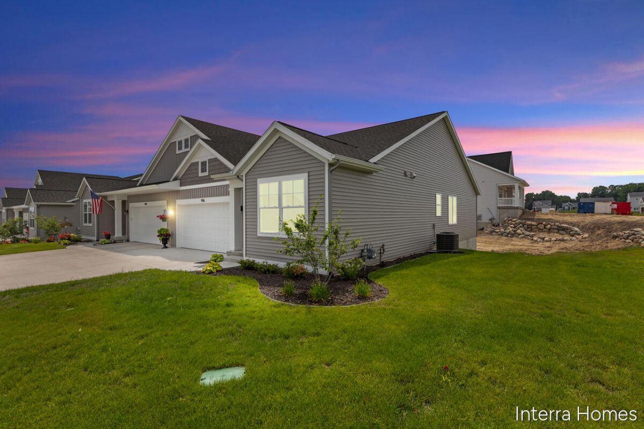 996 Scioto Drive Nw, Unit 1, Comstock Park, MI 49321 Main Photo