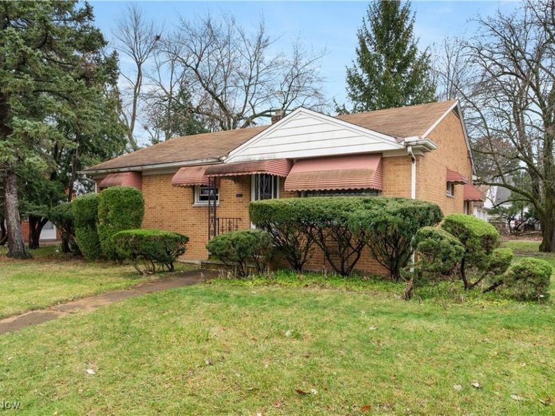 11206 Park Heights Avenue, Garfield Heights, OH 44125 Photo 2