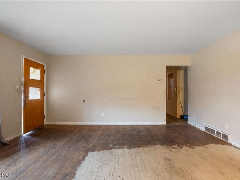 11206 Park Heights Avenue, Garfield Heights, OH 44125 Photo 3