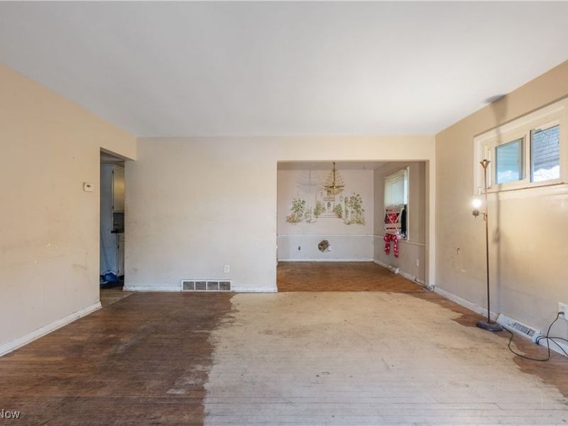 11206 Park Heights Avenue, Garfield Heights, OH 44125 Photo 4