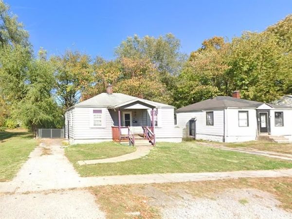 5423 Avon Place, East St Louis, IL 62204