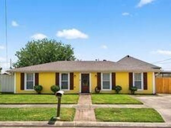 3417 VOLPE Drive, Chalmette, LA 70043