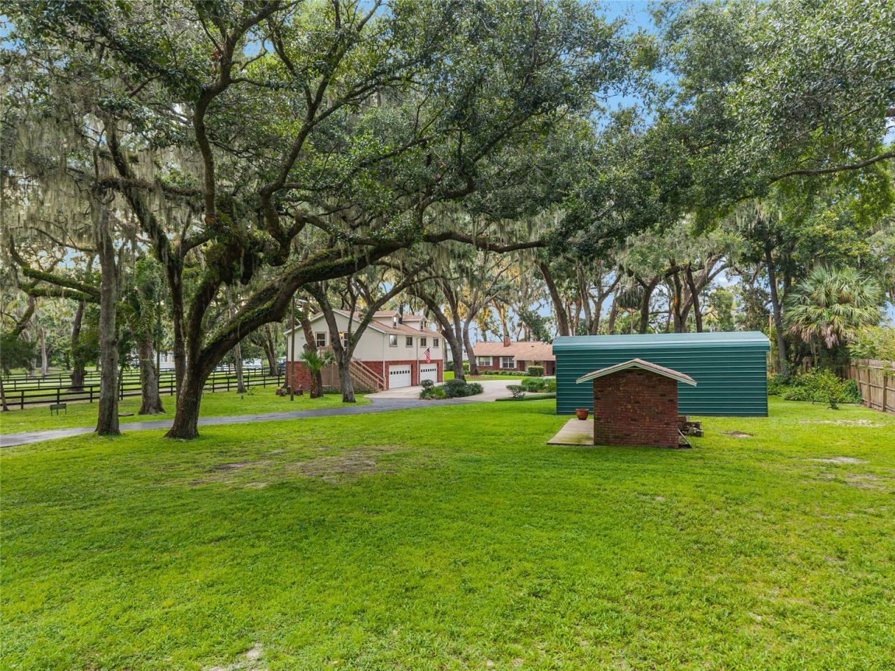 10745 SE Sunset Harbor Road, Summerfield, FL 34491 Photo