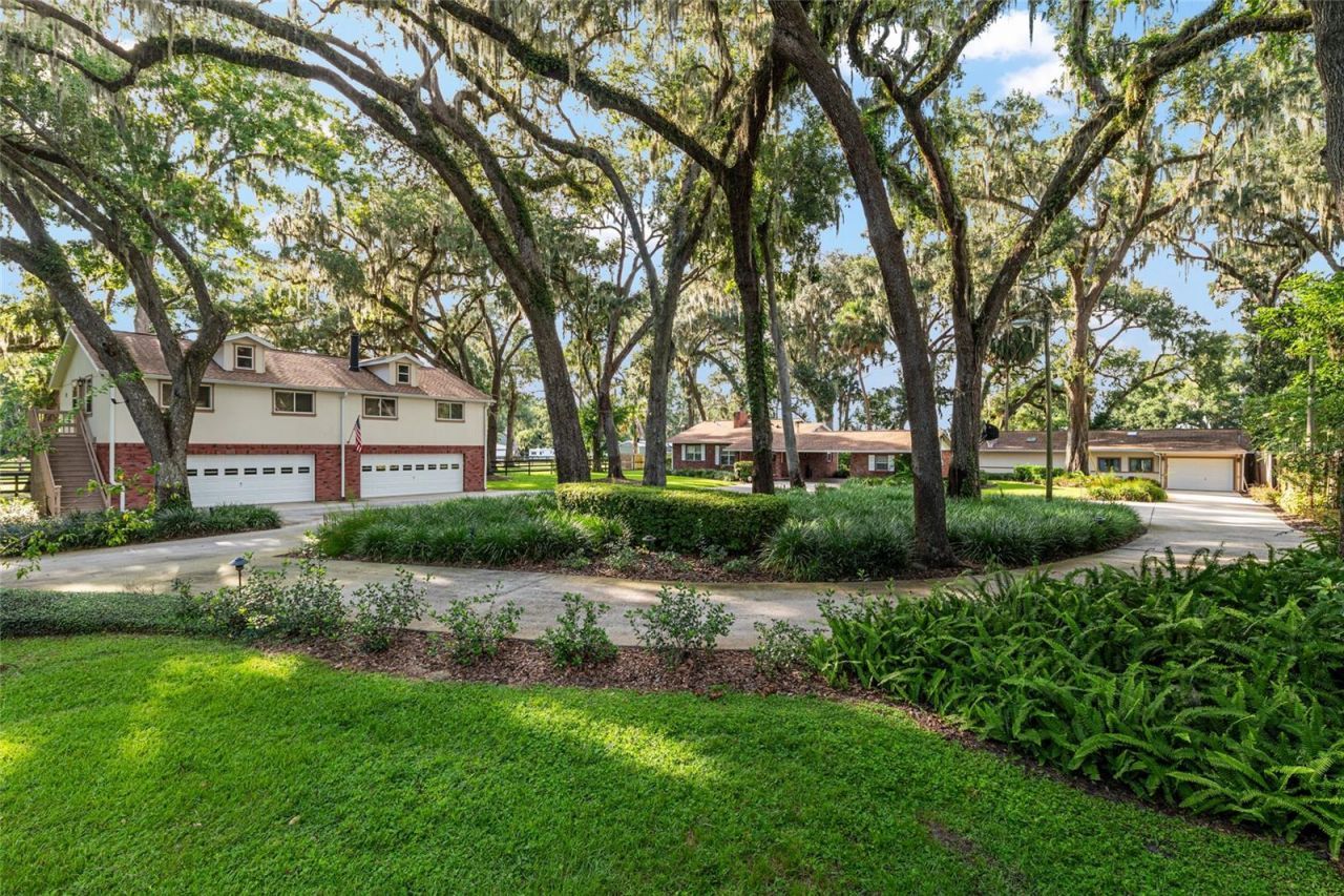 10745 SE Sunset Harbor Road, Summerfield, FL 34491 Photo