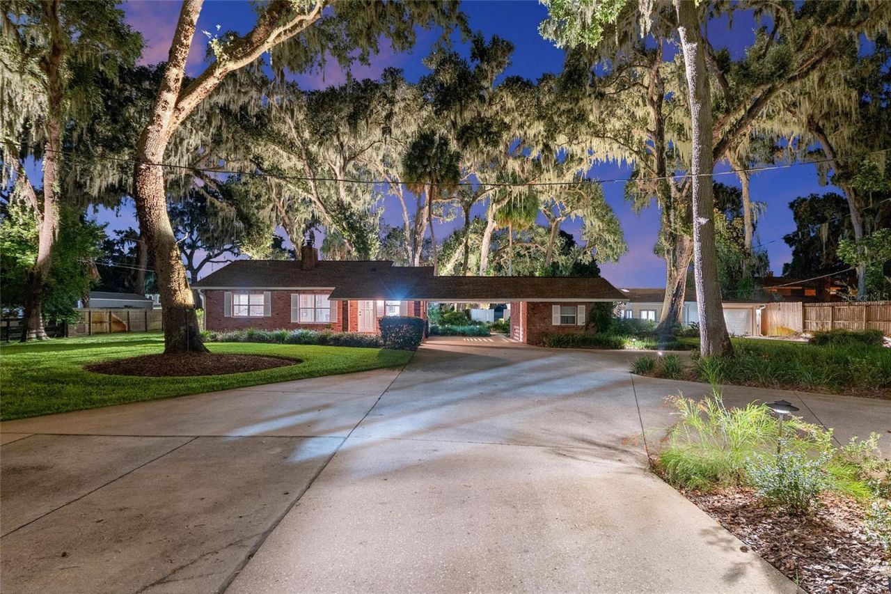 10745 SE Sunset Harbor Road, Summerfield, FL 34491 Photo