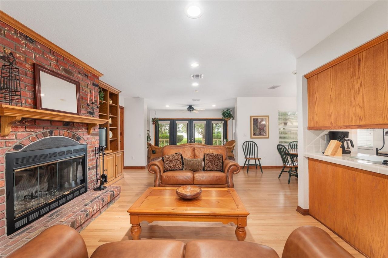 10745 SE Sunset Harbor Road, Summerfield, FL 34491 Photo