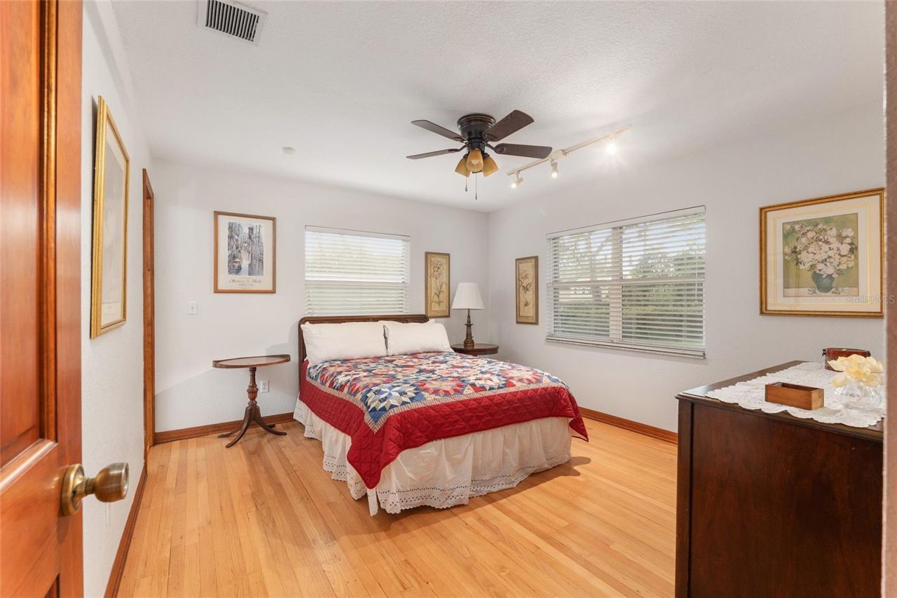 10745 SE Sunset Harbor Road, Summerfield, FL 34491 Photo