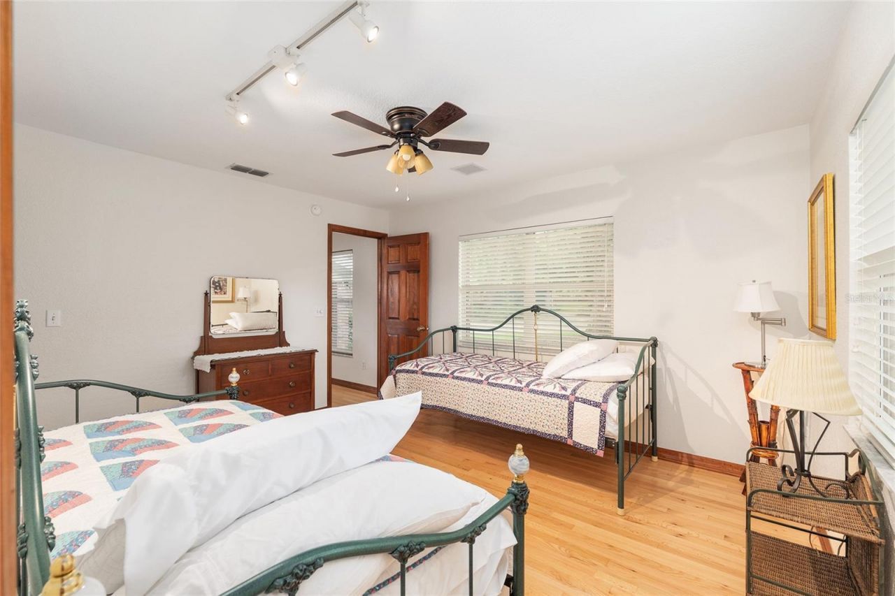 10745 SE Sunset Harbor Road, Summerfield, FL 34491 Photo