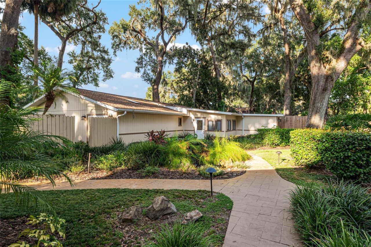 10745 SE Sunset Harbor Road, Summerfield, FL 34491 Photo