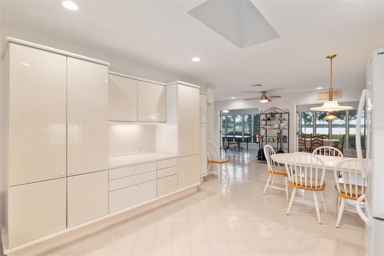 10745 SE Sunset Harbor Road, Summerfield, FL 34491 Photo