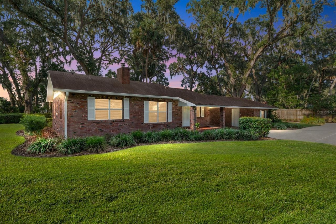 10745 SE Sunset Harbor Road, Summerfield, FL 34491 Photo