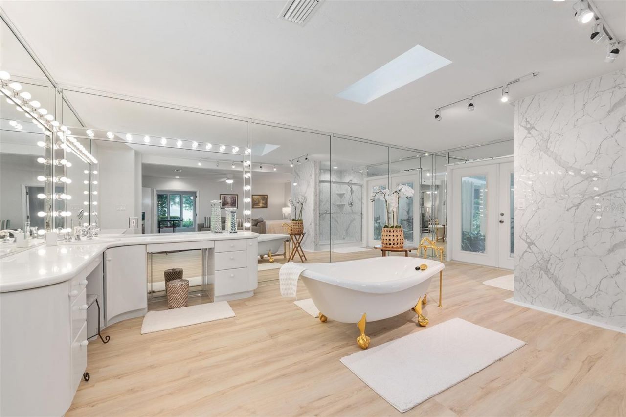 10745 SE Sunset Harbor Road, Summerfield, FL 34491 Photo