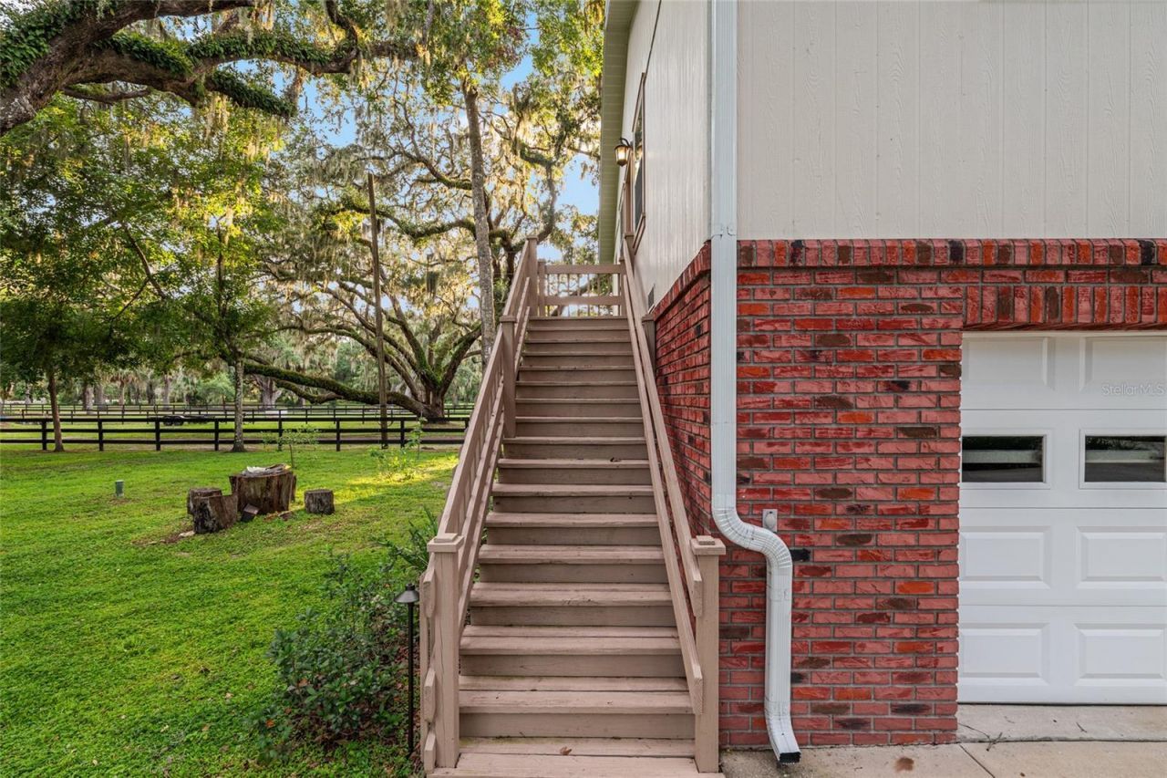 10745 SE Sunset Harbor Road, Summerfield, FL 34491 Photo