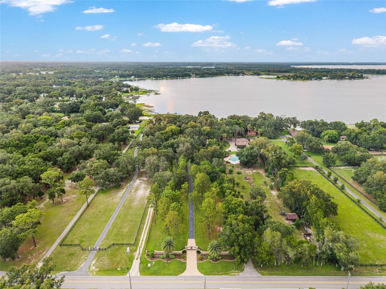 10745 SE Sunset Harbor Road, Summerfield, FL 34491 Photo