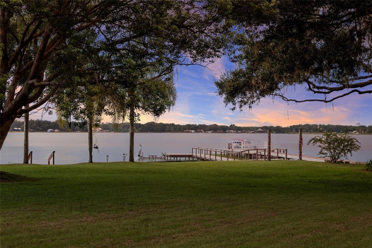 10745 SE Sunset Harbor Road, Summerfield, FL 34491 Photo