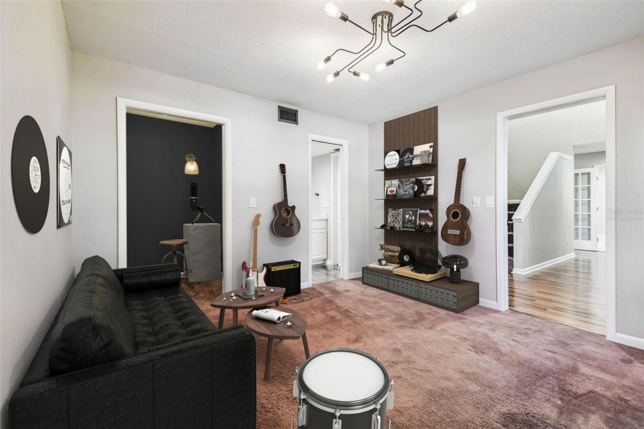 3217 Stoneybrook Lane, Tampa, FL 33618 Photo