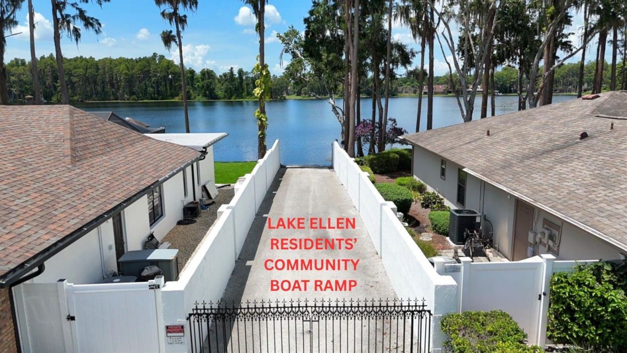 3217 Stoneybrook Lane, Tampa, FL 33618 Photo