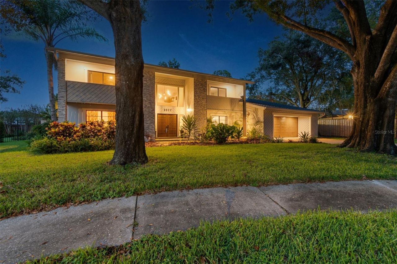 3217 Stoneybrook Lane, Tampa, FL 33618 Photo