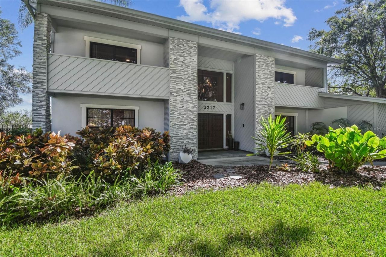 3217 Stoneybrook Lane, Tampa, FL 33618 Photo