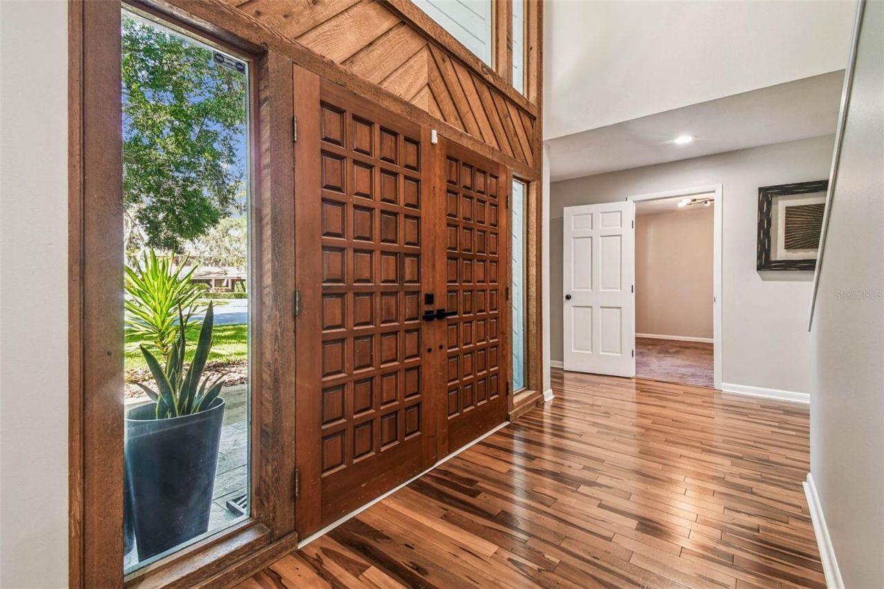 3217 Stoneybrook Lane, Tampa, FL 33618 Photo