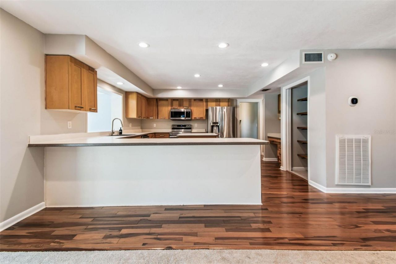 3217 Stoneybrook Lane, Tampa, FL 33618 Photo