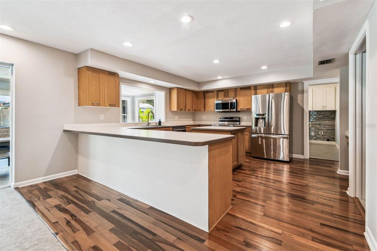 3217 Stoneybrook Lane, Tampa, FL 33618 Photo