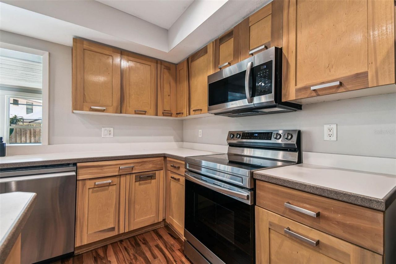 3217 Stoneybrook Lane, Tampa, FL 33618 Photo